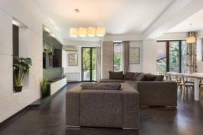 Bright Spacious Bliss with Parking